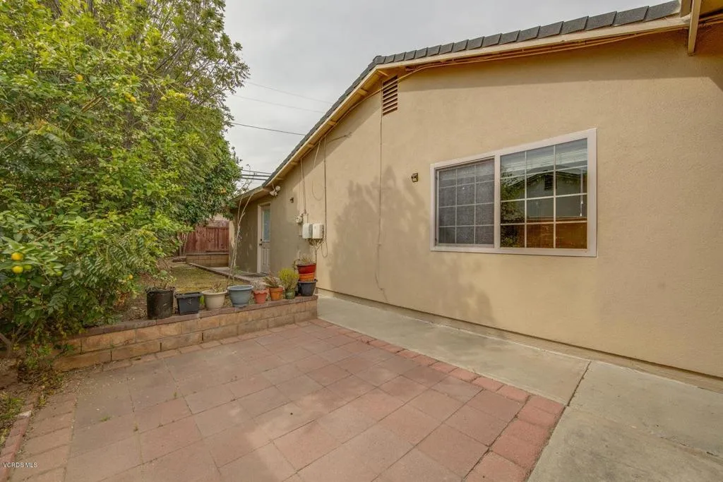 813 N Calle Circulo, Camarillo, California 93010 home-pic-25