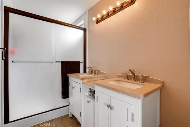 39553 Canary Circle, Temecula, California 92591