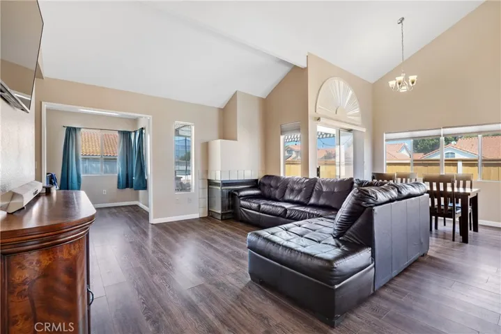 39553 Canary Circle, Temecula, California 92591