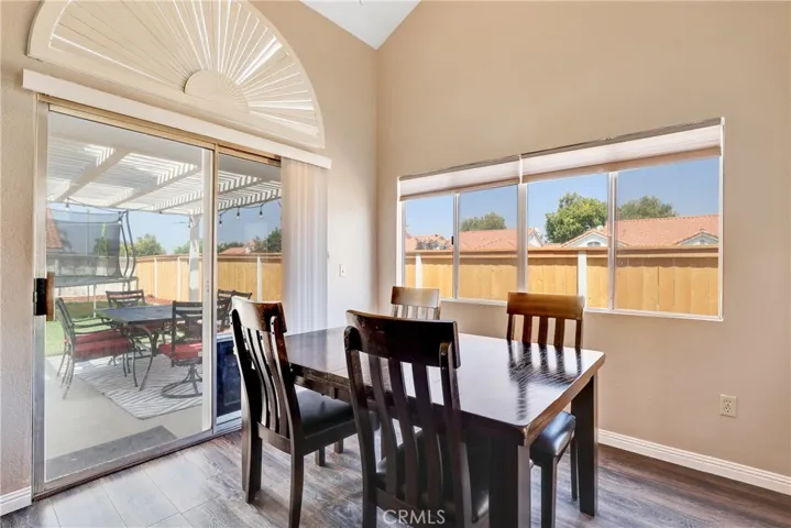 39553 Canary Circle, Temecula, California 92591