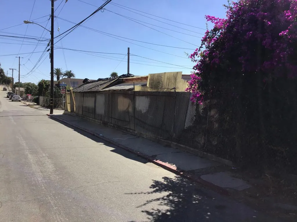 300 N Ventura Avenue, California — photo 4