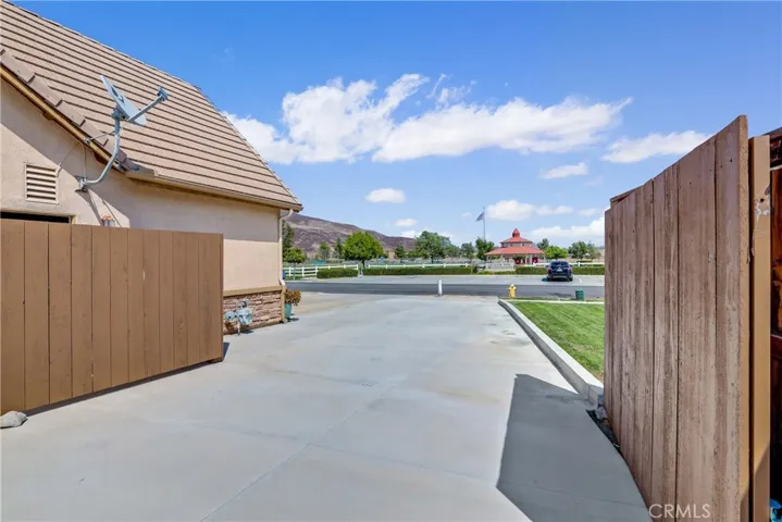 32946 Field View Road, Winchester, California 92596