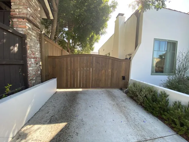 gate