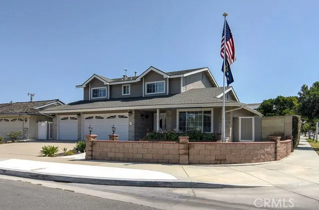 
Welcome Home! Huge 6,633 Sq Ft . lot! CURB APPEAL 2.0!