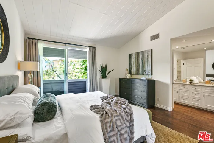 11670 Missouri Avenue, Los Angeles, California 90025
