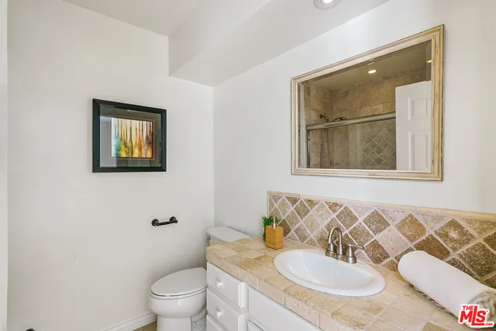 11670 Missouri Avenue, Los Angeles, California 90025