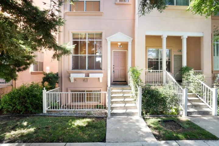 142 Pacchetti Way, Mountain View, California 94040