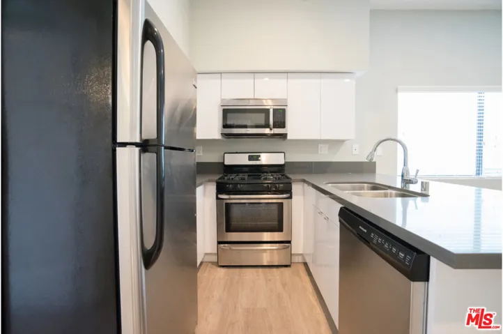 3426 W 1st Street 202, Los Angeles, California 90004