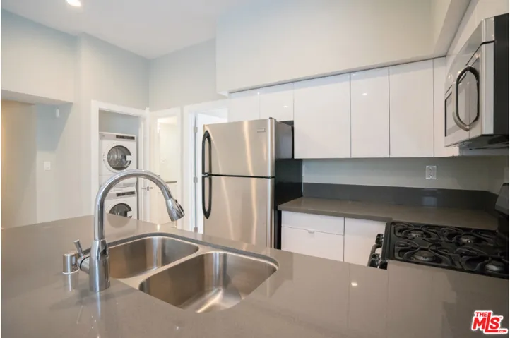 3426 W 1st Street 202, Los Angeles, California 90004