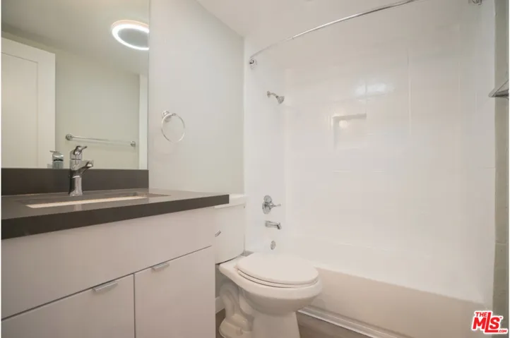 3426 W 1st Street 202, Los Angeles, California 90004