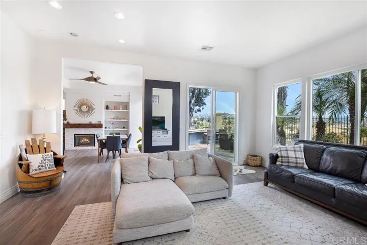 1695 Robin Pl, Carlsbad, California 92011