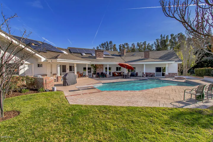 77Backyard