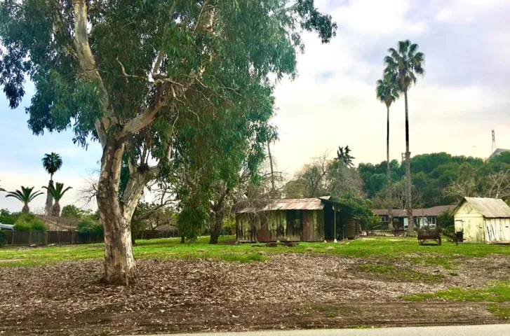 21710 Regnart Road, Cupertino, California 95014