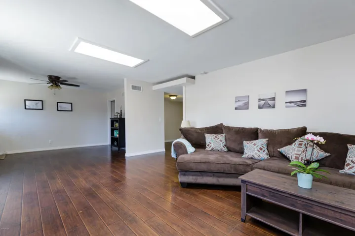 9family_room