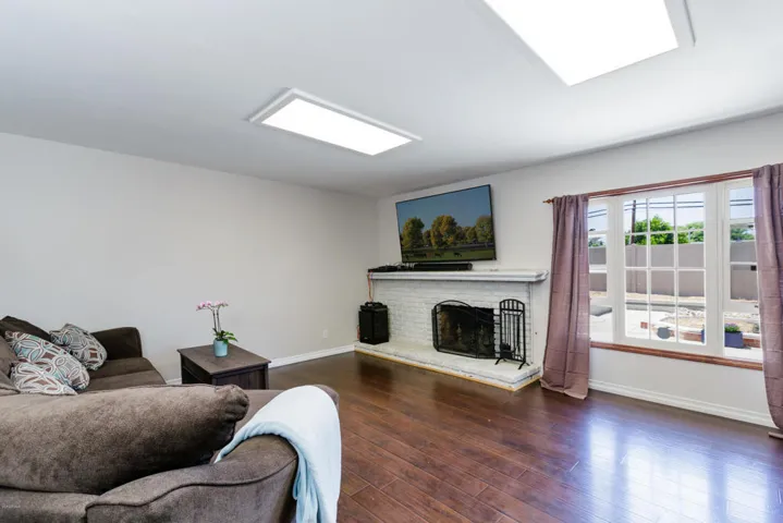 8family_room
