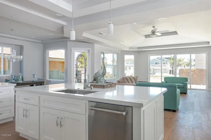 5146 Sandpiper Way-MLS_Size-006-22-Kitch