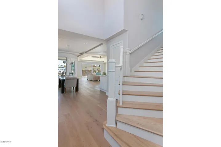 5146 Sandpiper Way-MLS_Size-021-1-Stairc