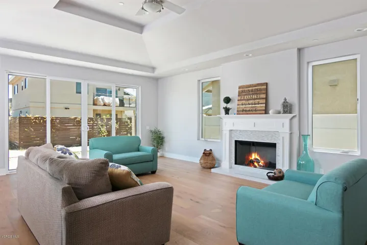 5146 Sandpiper Way-MLS_Size-001-24-Livin