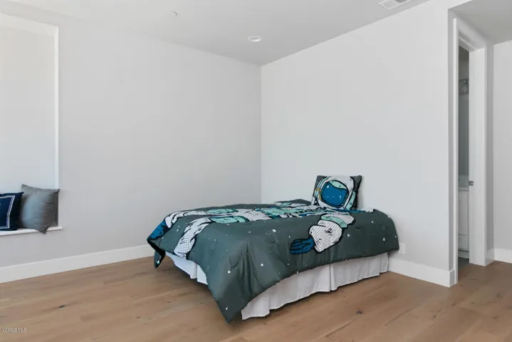 5146 Sandpiper Way-MLS_Size-018-10-Bedro