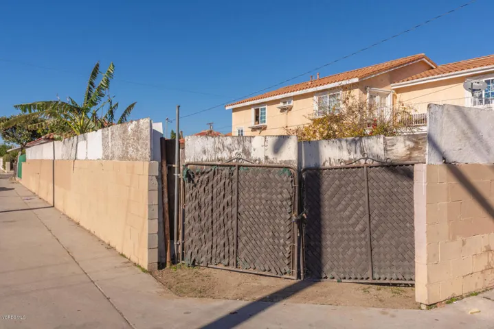 226 N Bonita Ave Oxnard CA-021-017-Still