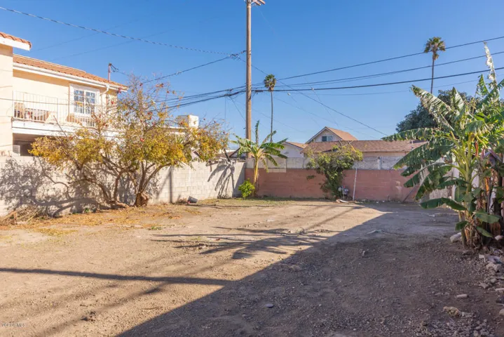 226 N Bonita Ave Oxnard CA-018-019-Still