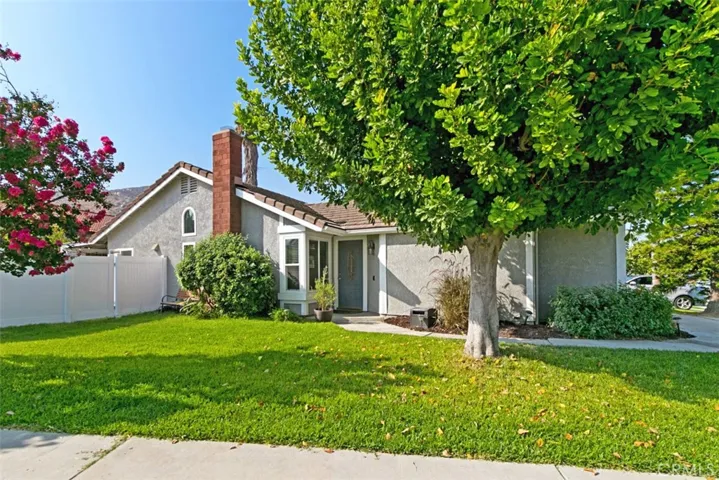 WELCOME HOME! 14569 HILLCREST DRIVE FONTANA CA 92337