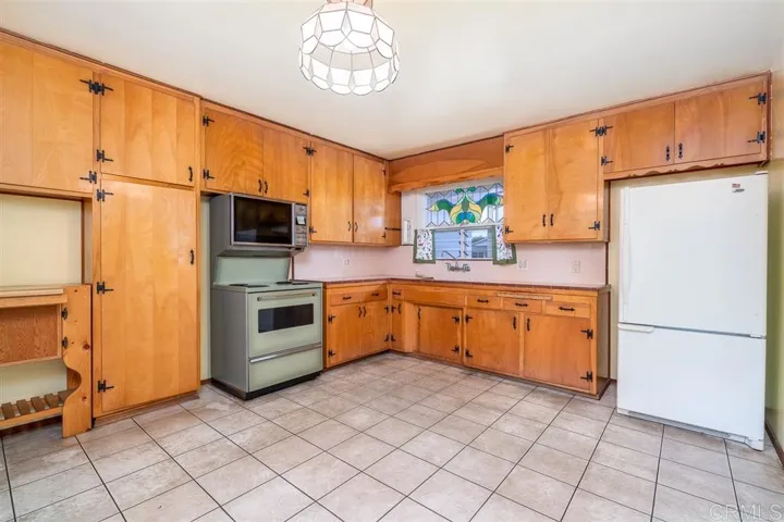 407 Emerson Street, Chula Vista, California 91911