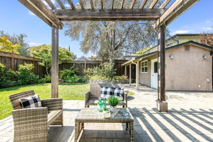 118 Alexander Avenue, Redwood City, California 94061