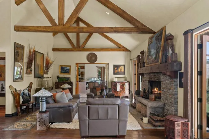 11709 Camino Escondido Road, Carmel Valley, California 93924