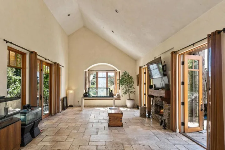 11709 Camino Escondido Road, Carmel Valley, California 93924