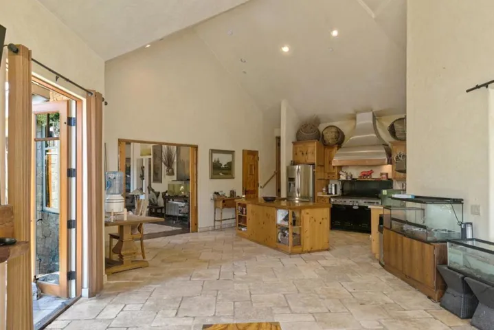 11709 Camino Escondido Road, Carmel Valley, California 93924