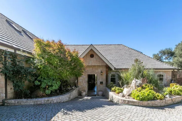 11709 Camino Escondido Road, Carmel Valley, California 93924