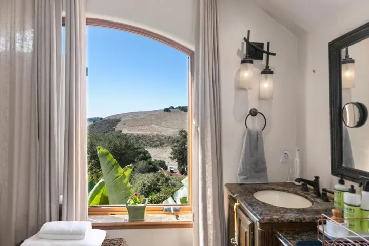 11709 Camino Escondido Road, Carmel Valley, California 93924