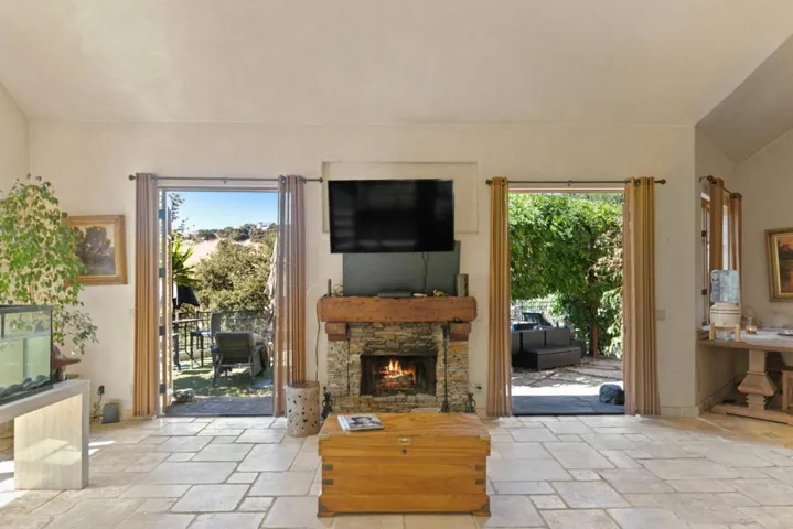 11709 Camino Escondido Road, Carmel Valley, California 93924