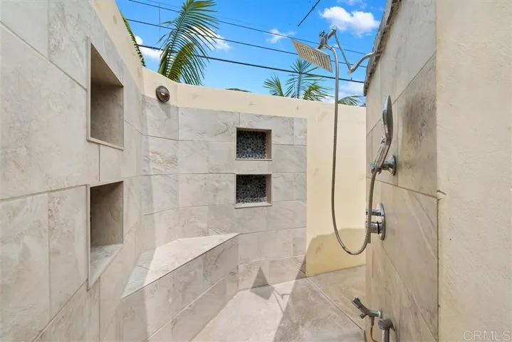 Outdoor hot and cold shower