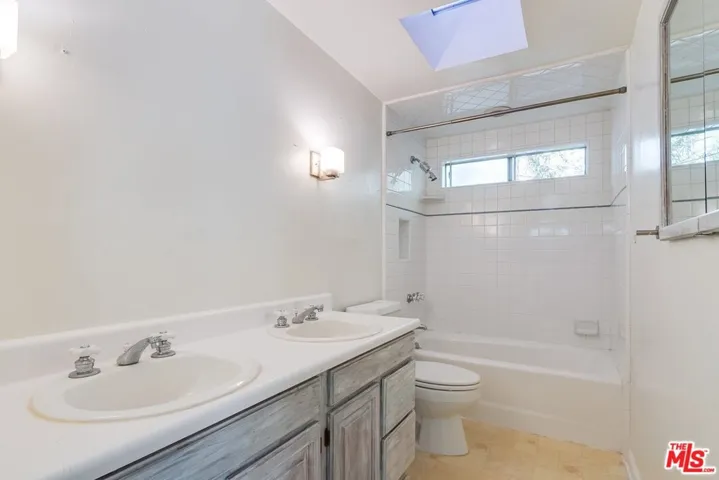 3770 Stewart Avenue, Los Angeles, California 90066