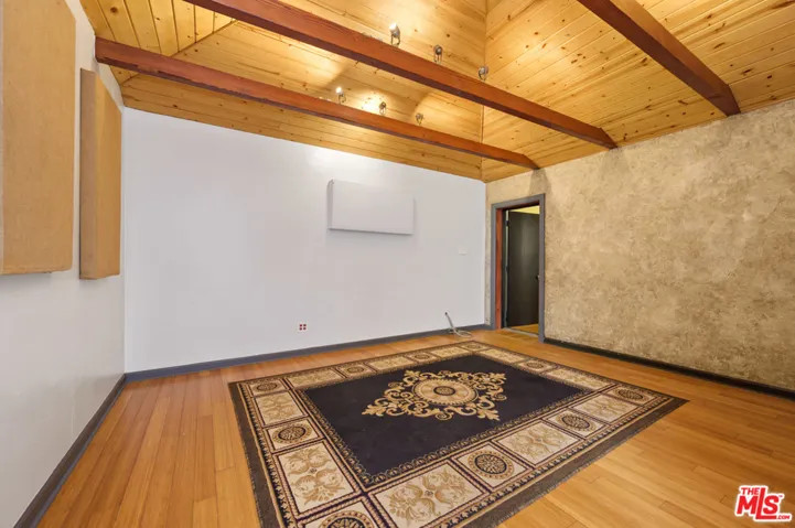 6737 Vesper Avenue, Van Nuys, California 91405
