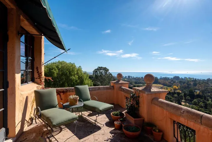 KitchenBalcony2
