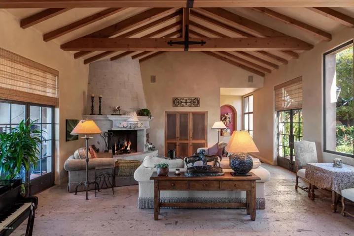 LivingRoom2