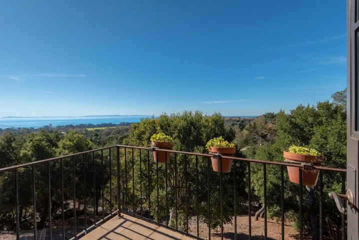 MasterBRBalcony