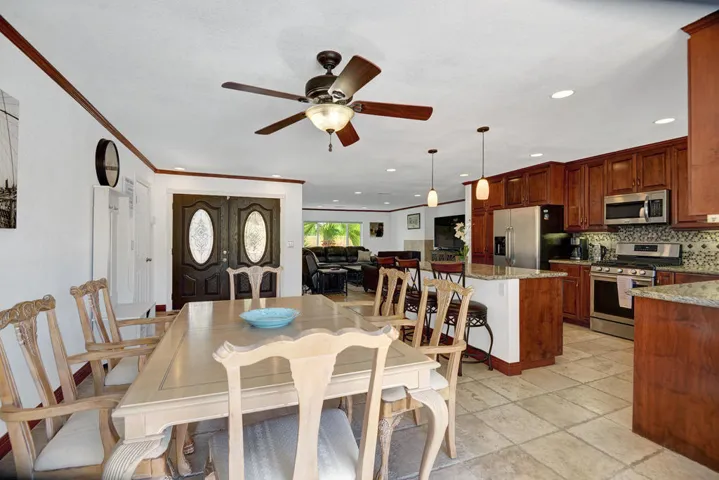 DINING SPACE REVERSE mls