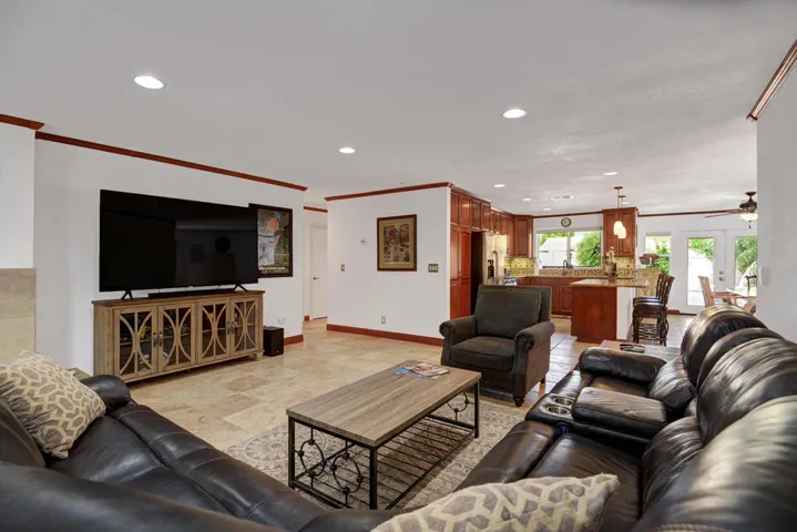 LOVING ROOM OVER COUCH mls