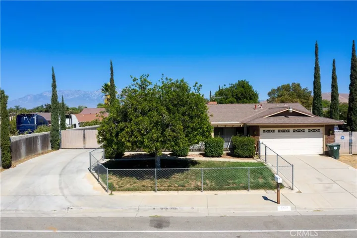 9941 Woodbridge Lane, Jurupa Valley, California 92509