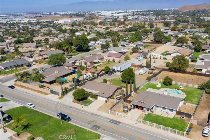9941 Woodbridge Lane, Jurupa Valley, California 92509