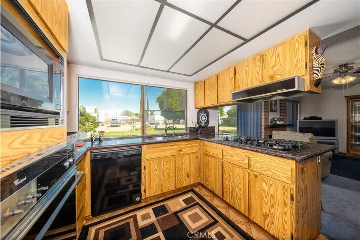 9941 Woodbridge Lane, Jurupa Valley, California 92509