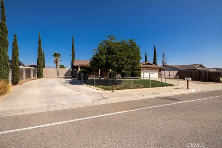 9941 Woodbridge Lane, Jurupa Valley, California 92509