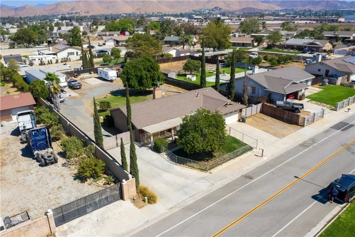 9941 Woodbridge Lane, Jurupa Valley, California 92509