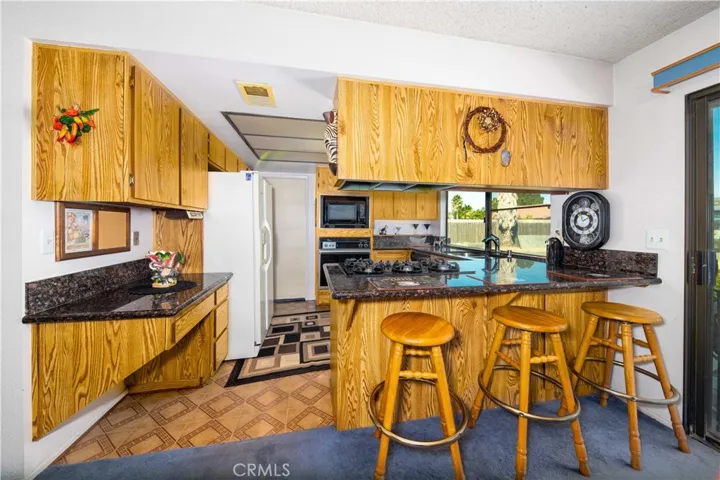 9941 Woodbridge Lane, Jurupa Valley, California 92509
