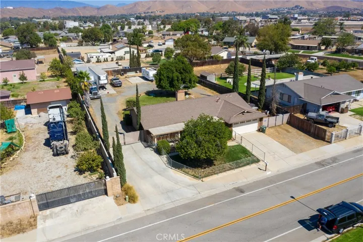 9941 Woodbridge Lane, Jurupa Valley, California 92509
