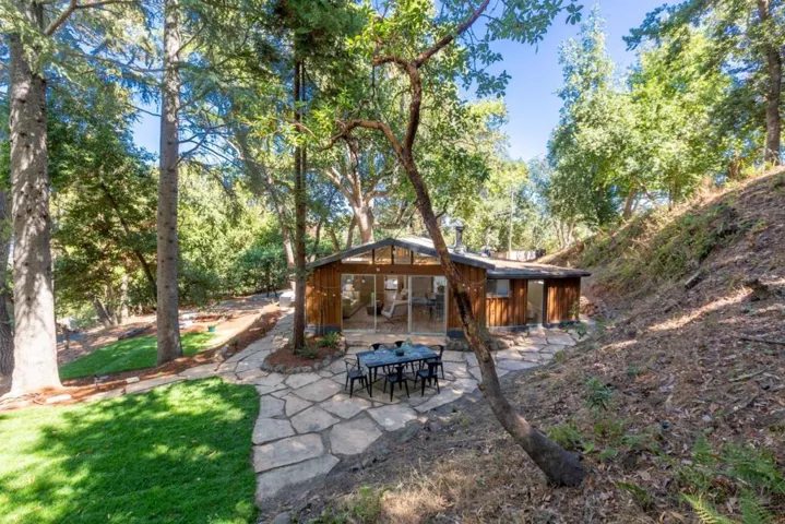 76 Old Spanish Trail, Portola Valley, California 94028